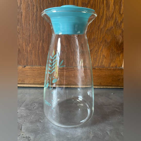 Vintage Pyrex Pitcher Carafe Turquoise Apple Tree Pattern Design - Picture 3 of 8